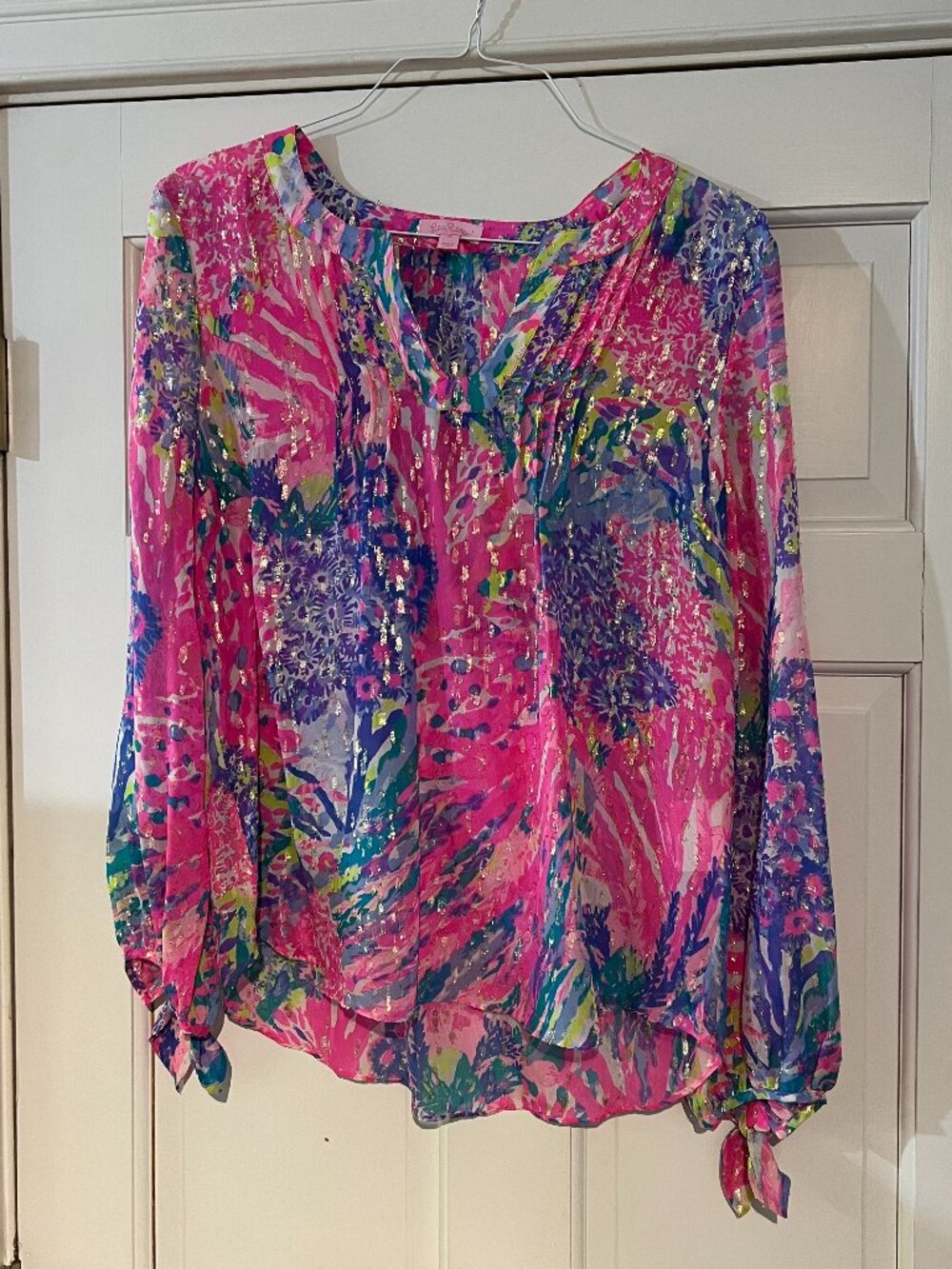 Lilly Pulitzer blouse in shimmering metallic accented silk size Medium